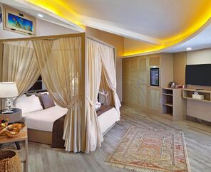 Sianji Well Being Resort   5*