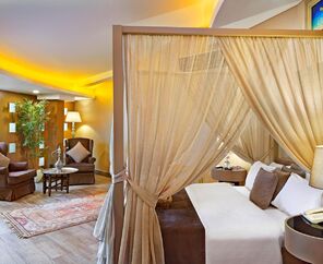 Sianji Well Being Resort   5*