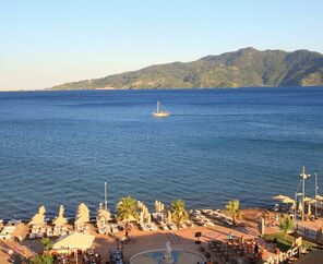 Hawaii Hotel By Yunus  4*