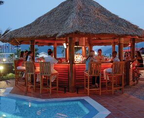 Hawaii Hotel By Yunus  4*