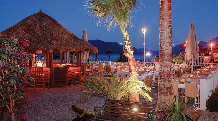 Hawaii Hotel By Yunus  4*