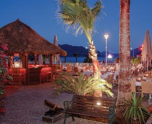 Hawaii Hotel By Yunus  4*