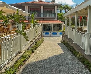 Hawaii Hotel By Yunus  4*