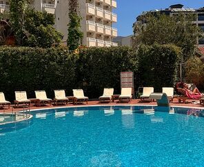 Hawaii Hotel By Yunus  4*