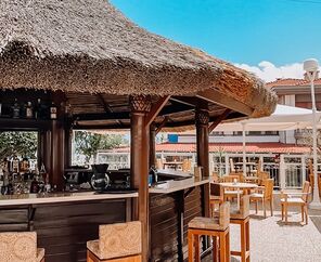Hawaii Hotel By Yunus  4*