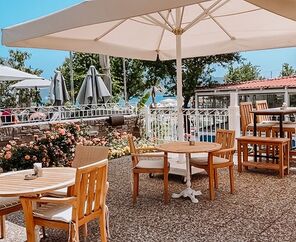 Hawaii Hotel By Yunus  4*