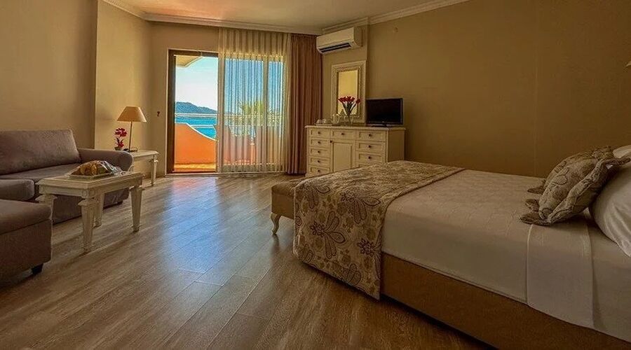 Hawaii Hotel By Yunus  4*