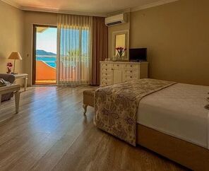 Hawaii Hotel By Yunus  4*