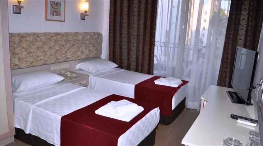 Almena City Hotel  3*