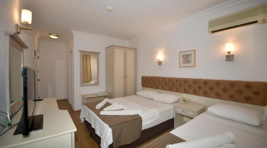 Almena City Hotel  3*