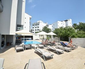 Almena City Hotel  3*