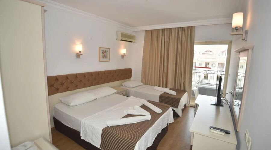 Almena City Hotel  3*