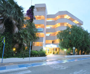 Amos Hotel   3*