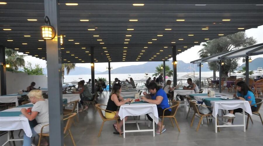 Amos Hotel   3*