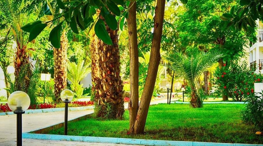 Ganita Holiday Village  4*