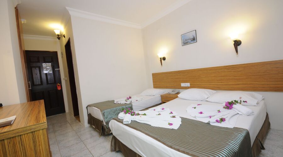 Mert Seaside Hotel  3*