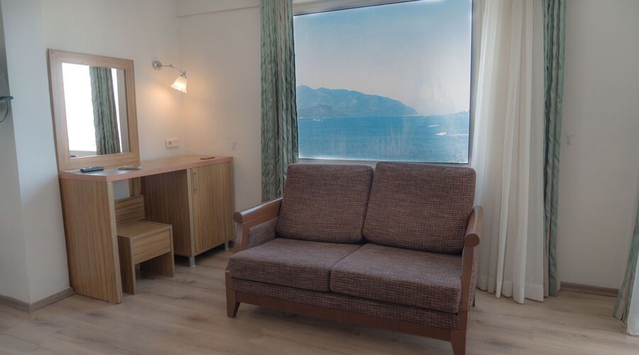 Mert Seaside Hotel  3*