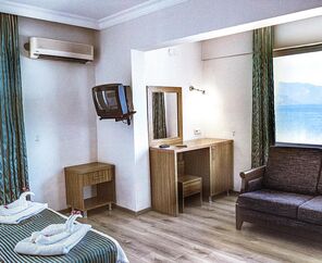 Mert Seaside Hotel  3*