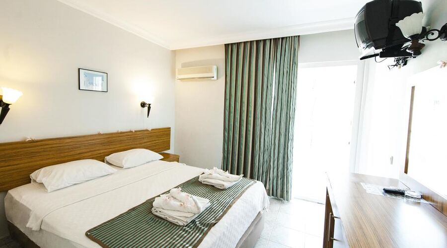 Mert Seaside Hotel  3*