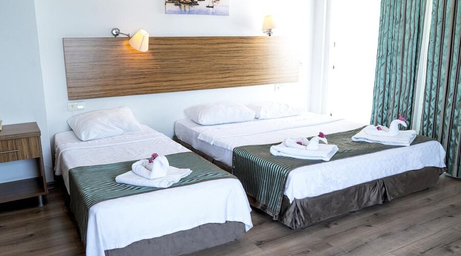 Mert Seaside Hotel  3*