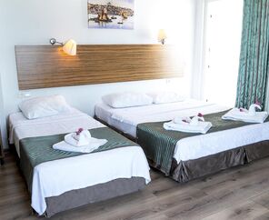 Mert Seaside Hotel  3*
