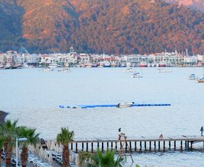 Yunus Hotel   3*
