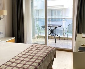 Yunus Hotel   3*