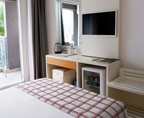 Yunus Hotel   3*
