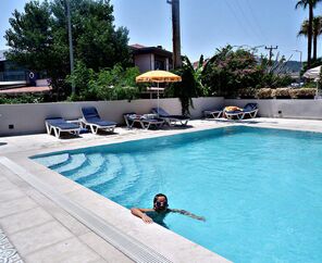 Yunus Hotel   3*