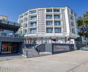 Class Unique Beach Hotel