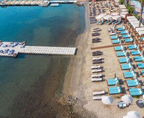 Class Unique Beach Hotel