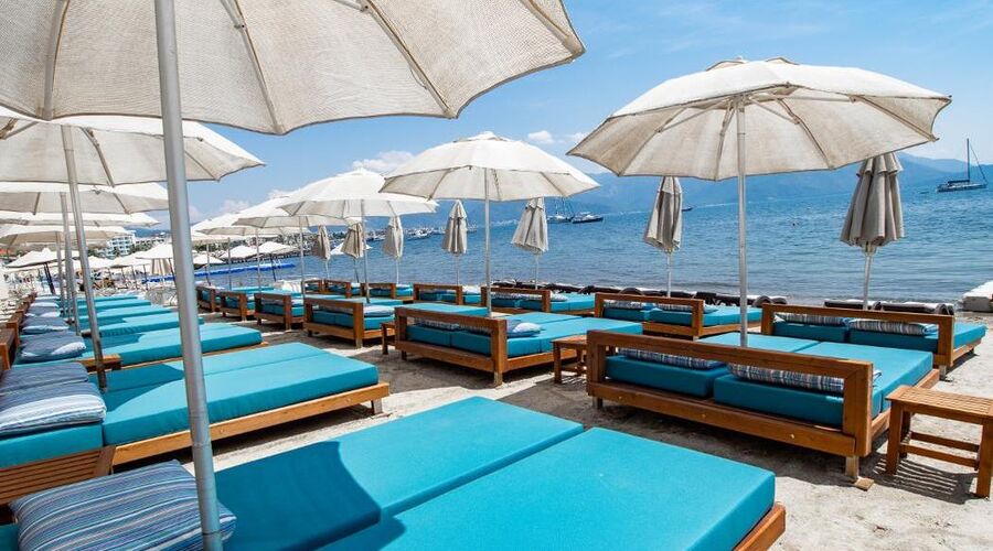 Class Unique Beach Hotel