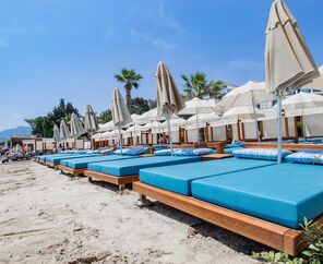 Class Unique Beach Hotel