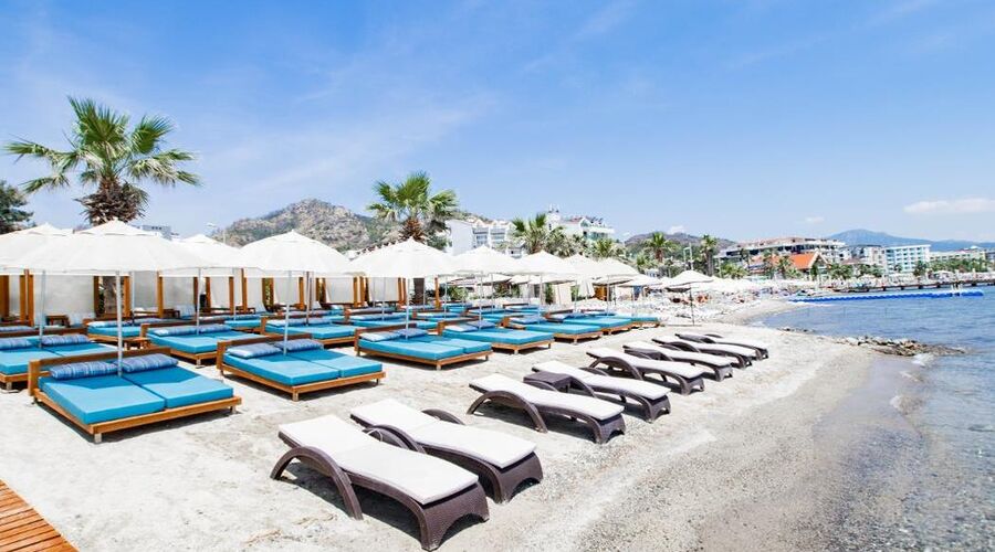 Class Unique Beach Hotel