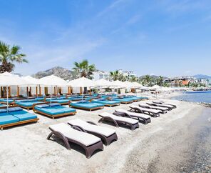 Class Unique Beach Hotel