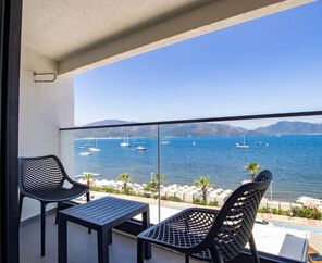 Class Unique Beach Hotel