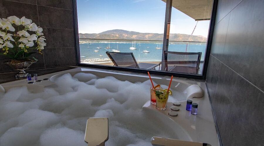 Class Unique Beach Hotel