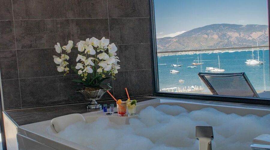 Class Unique Beach Hotel