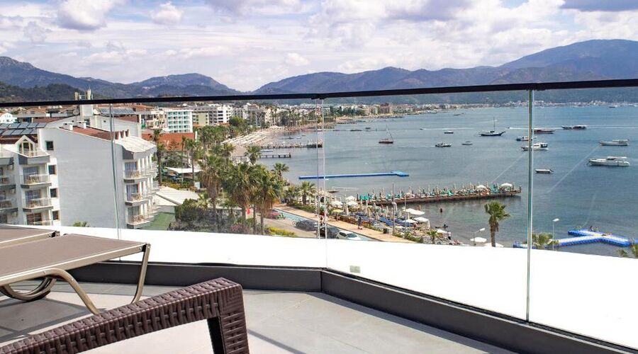 Class Unique Beach Hotel