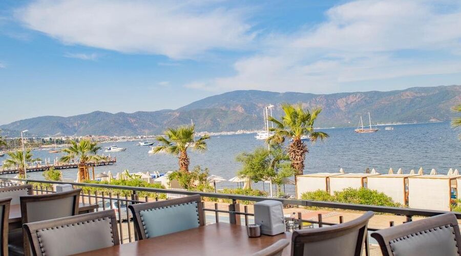 Class Unique Beach Hotel