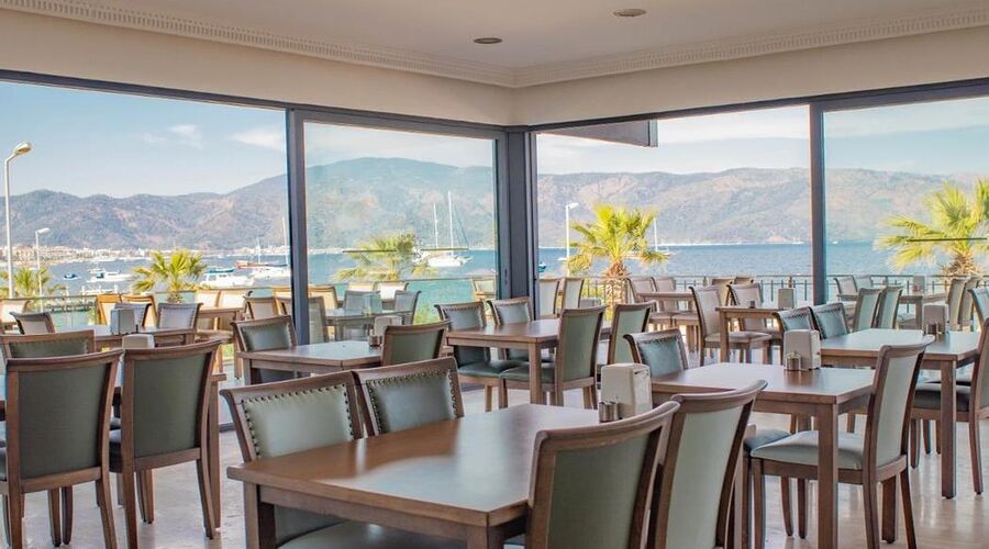 Class Unique Beach Hotel