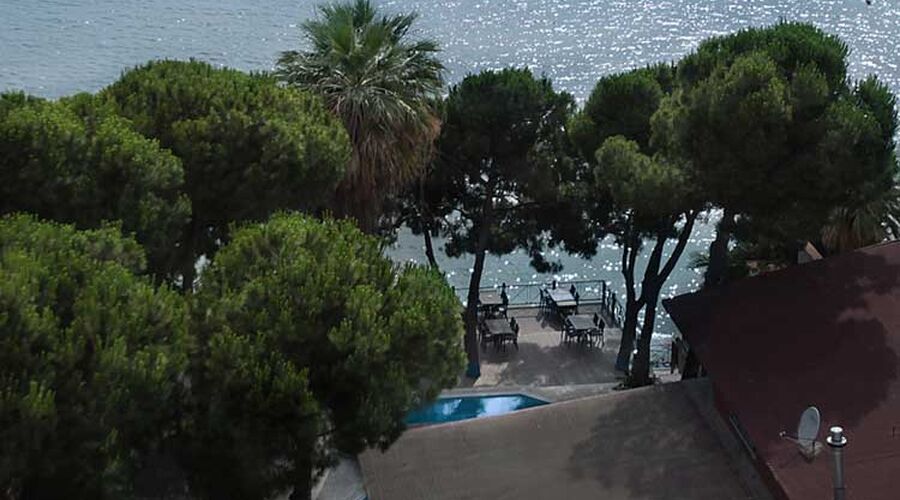 Arora Beach Hotel   4*