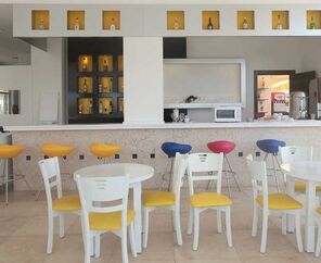 Arora Beach Hotel   4*
