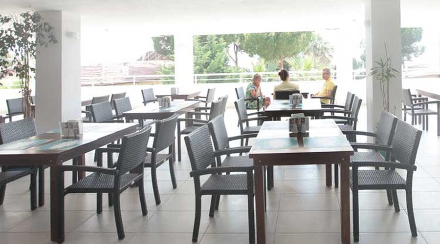 Arora Beach Hotel   4*