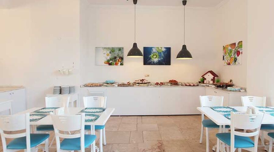 Arora Beach Hotel   4*