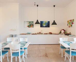 Arora Beach Hotel   4*