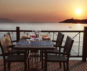Arora Beach Hotel   4*