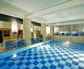 Arora Beach Hotel   4*