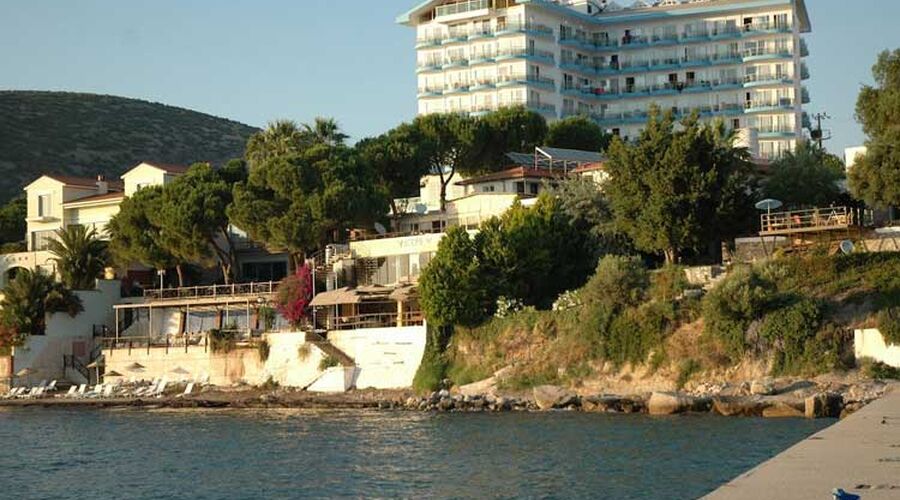 Arora Beach Hotel   4*