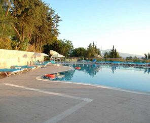 Arora Beach Hotel   4*